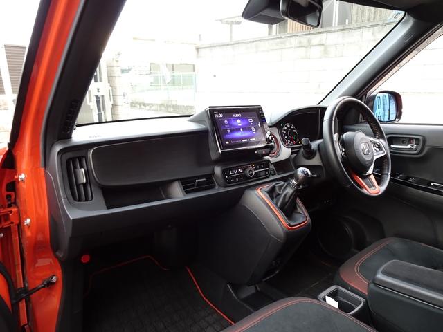 Ｎ－ＯＮＥ ＲＳ　６ＭＴ　エンケイ１５インチ　モデューロサス　ＨＫＳマフラー　ツートーンカラー　無限サイドバイザー　無限ドアハンドルプロテクター　センターストライプデカール　ギャザーズ８インチナビ　前後ドラレコ（27枚目）