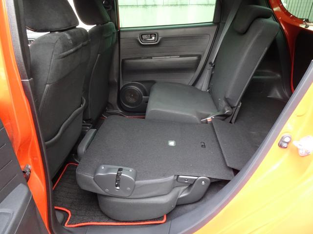 Ｎ－ＯＮＥ ＲＳ　６ＭＴ　エンケイ１５インチ　モデューロサス　ＨＫＳマフラー　ツートーンカラー　無限サイドバイザー　無限ドアハンドルプロテクター　センターストライプデカール　ギャザーズ８インチナビ　前後ドラレコ（30枚目）