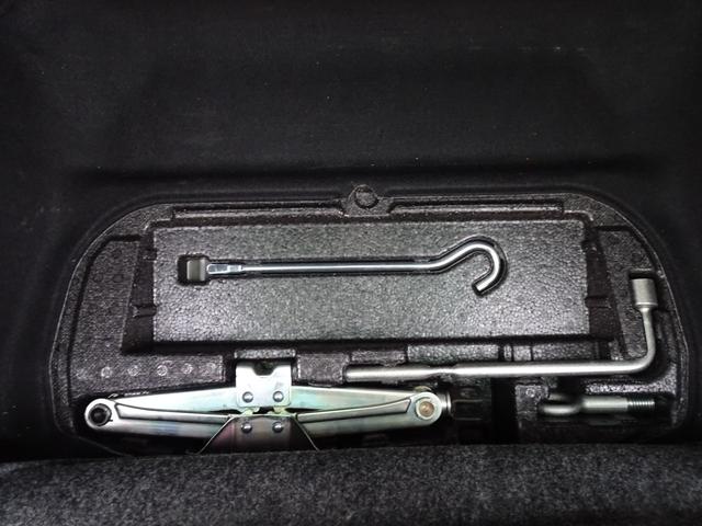 Ｎ－ＯＮＥ ＲＳ　６ＭＴ　エンケイ１５インチ　モデューロサス　ＨＫＳマフラー　ツートーンカラー　無限サイドバイザー　無限ドアハンドルプロテクター　センターストライプデカール　ギャザーズ８インチナビ　前後ドラレコ（40枚目）