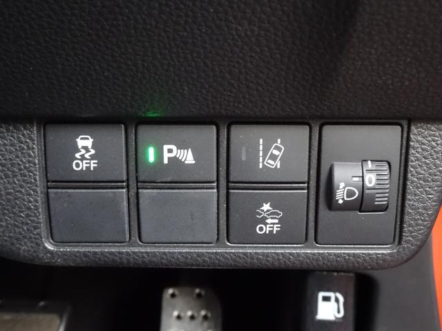 Ｎ－ＯＮＥ ＲＳ　６ＭＴ　エンケイ１５インチ　モデューロサス　ＨＫＳマフラー　ツートーンカラー　無限サイドバイザー　無限ドアハンドルプロテクター　センターストライプデカール　ギャザーズ８インチナビ　前後ドラレコ（51枚目）