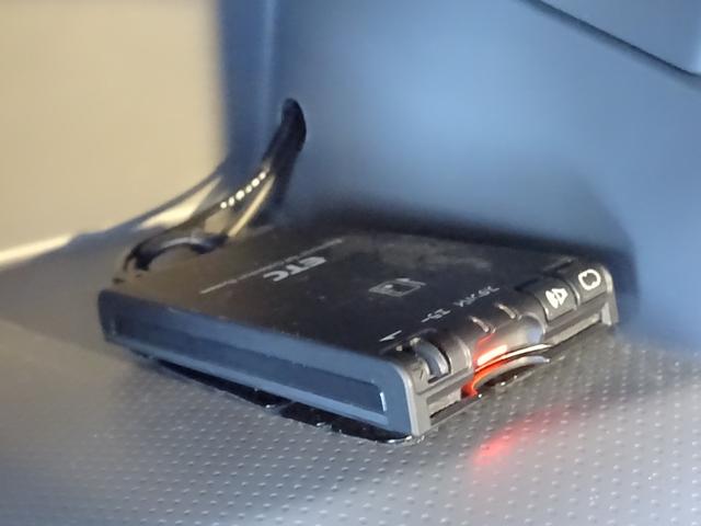 ＮＶ２００バネットワゴン １６Ｘ－２Ｒ　フジカーズ　ＦＯＣＳ　Ｌｕｓ　サブバッテリー　走行充電　外部電源　インバーター　ＲＥＶＯシート　脱着式テーブル　遮光カーテン　天井ＬＥＤ照明　社外７インチナビ　バックカメラ　フリップダウンモニター（59枚目）