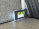 電圧計でサブバッテリーの充電を確認することができます。