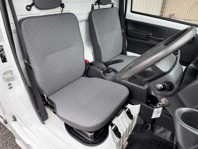 ＮＴ１００クリッパートラック ＤＸ農繁仕様　５速マニュアル　Ｈｉ－Ｌｏ切替付パートタイム４ＷＤ　デフロック　走行５４６０ｋｍ（17枚目）