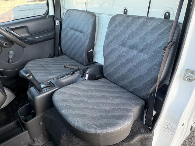 キャリイトラック KC エアコン パワステ オートマチック車 パートタイム4WD Wエアバッグ(19枚目)