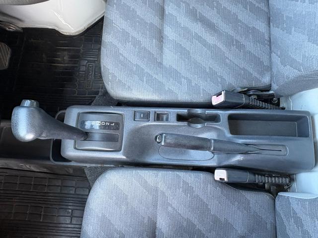 キャリイトラック KC エアコン パワステ オートマチック車 パートタイム4WD Wエアバッグ(26枚目)