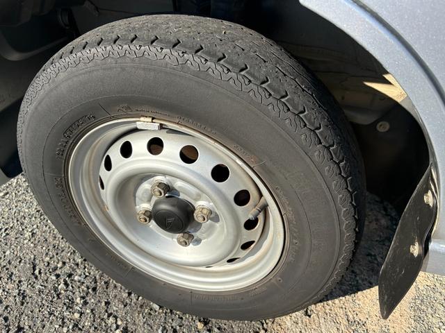 ハイゼットカーゴ ＤＸ　ハイルーフ　パートタイム４ＷＤ　４速ＡＴ車　キーレスエントリー（12枚目）