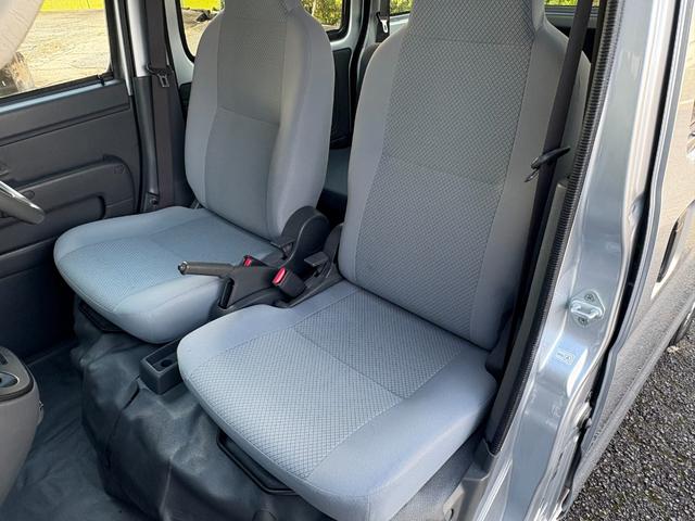 ハイゼットカーゴ ＤＸ　ハイルーフ　パートタイム４ＷＤ　４速ＡＴ車　キーレスエントリー（17枚目）