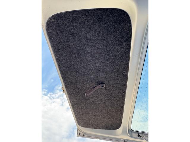 ハイゼットカーゴ ＤＸ　ハイルーフ　パートタイム４ＷＤ　４速ＡＴ車　キーレスエントリー（24枚目）