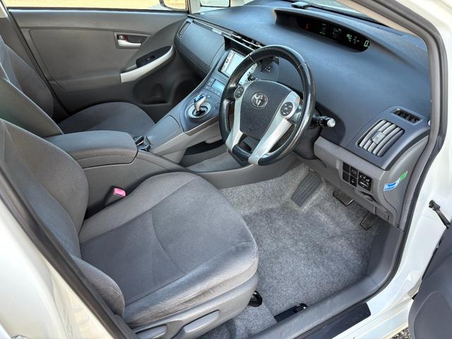 プリウス S DVDナビ CDDVD バックカメラ ETC車載器(14枚目)