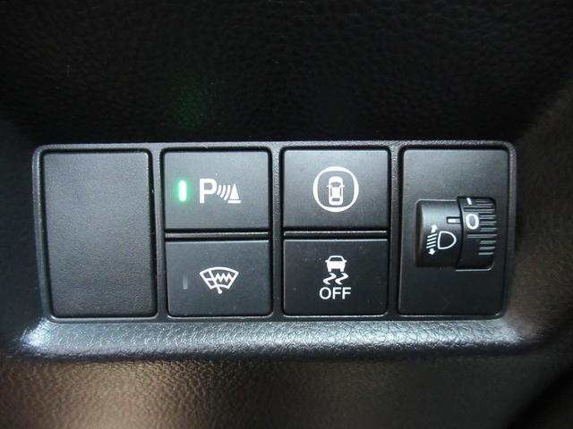フィット ｅ：ＨＥＶリュクス　ギャザズナビ　フルセグ　ＤＶＤ　ＣＤ　Ｂｌｕｅｔｏｏｔｈ　ＬＥＤヘッドライト　フォグライト　ＥＴＣ　ワイヤレス充電　Ｂカメラ　前後ドラレコ　本革シート　シートヒーター　ＬＥＤヘッドライト　純正アルミ（22枚目）