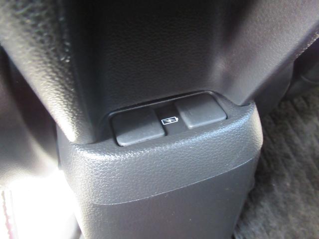 フィット ｅ：ＨＥＶリュクス　ギャザズナビ　フルセグ　ＤＶＤ　ＣＤ　Ｂｌｕｅｔｏｏｔｈ　ＬＥＤヘッドライト　フォグライト　ＥＴＣ　ワイヤレス充電　Ｂカメラ　前後ドラレコ　本革シート　シートヒーター　ＬＥＤヘッドライト　純正アルミ（23枚目）