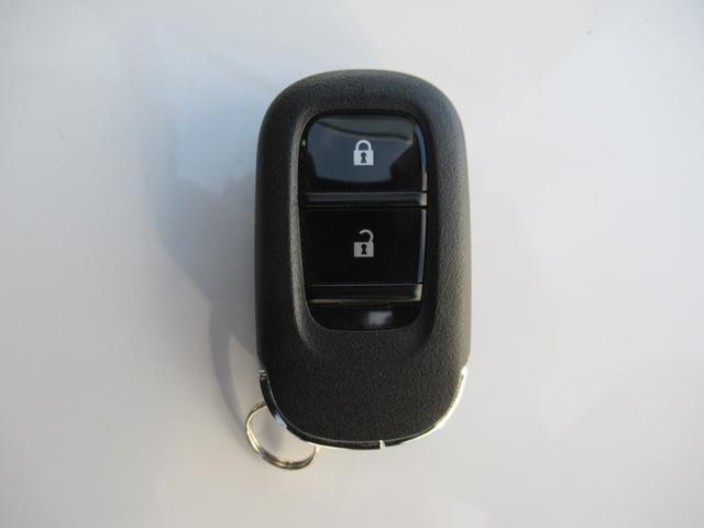Ｎ－ＶＡＮ ｅ： ｅ：ファン　ギャザズ８インチディスプレイオーディオ　Ｂｌｕｅｔｏｏｔｈ　バックカメラ　前後ドラレコ　シートヒーター　弊社デモカー　純正ホイール　急速充電ポート　エンジンプッシュボタン　スマートキー（23枚目）