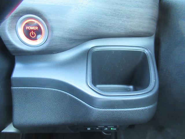 フリードハイブリッド ハイブリッド・Ｇブラックスタイル　ギャザズ９インチナビ　Ｂｌｕｅｔｏｏｔｈ　ＣＤ・ＤＶＤ再生　バックカメラ　前後ドラレコ　両側電動スライド　シートヒーター　後席モニター　モデューロエアロ　純正アルミホイール　ロールサンシェード（33枚目）