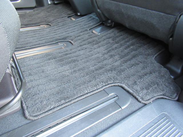 フリードハイブリッド ハイブリッド・Ｇブラックスタイル　ギャザズ９インチナビ　Ｂｌｕｅｔｏｏｔｈ　ＣＤ・ＤＶＤ再生　バックカメラ　前後ドラレコ　両側電動スライド　シートヒーター　後席モニター　モデューロエアロ　純正アルミホイール　ロールサンシェード（40枚目）