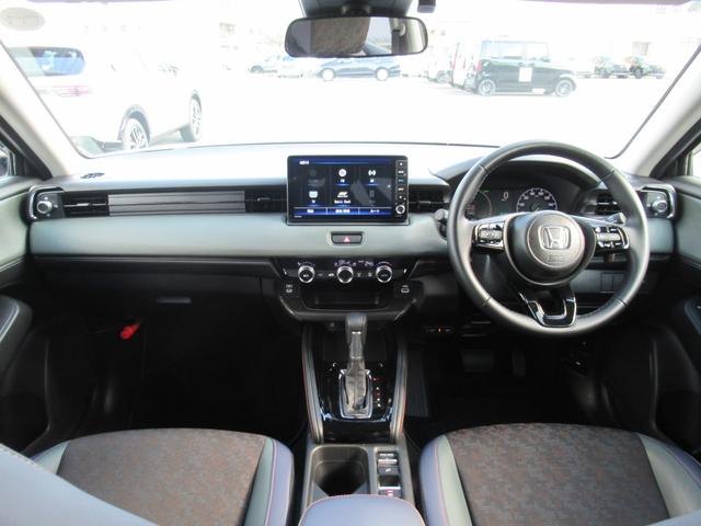 ヴェゼル e:HEVX・HuNTパッケージ ギャザズナビ Bluetooth CD・DVD再生 フルセグTV バックカメラ LEDヘッドライト 純正アルミホイール 弊社デモカー 本革巻きステアリング ホンダセンシング スマートキー(4枚目)