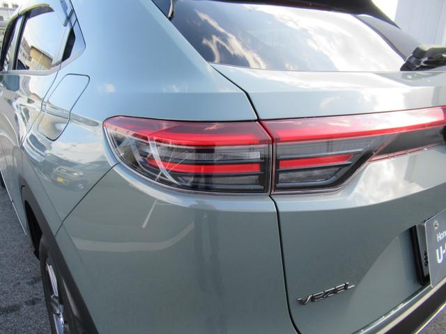 ヴェゼル e:HEVX・HuNTパッケージ ギャザズナビ Bluetooth CD・DVD再生 フルセグTV バックカメラ LEDヘッドライト 純正アルミホイール 弊社デモカー 本革巻きステアリング ホンダセンシング スマートキー(13枚目)