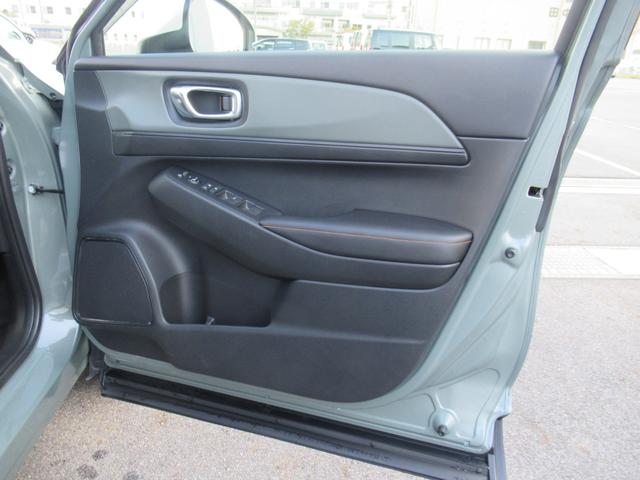 ヴェゼル e:HEVX・HuNTパッケージ ギャザズナビ Bluetooth CD・DVD再生 フルセグTV バックカメラ LEDヘッドライト 純正アルミホイール 弊社デモカー 本革巻きステアリング ホンダセンシング スマートキー(30枚目)