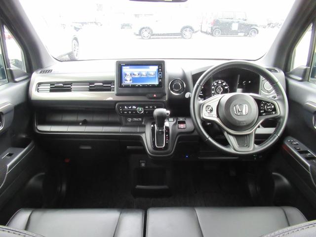 Ｎ－ＷＧＮカスタム Ｌ・ターボ　ギャザズナビ　Ｂｌｕｅｔｏｏｔｈ　ＣＤ・ＤＶＤ再生　フルセグＴＶ　バックカメラ　前後ドラレコ　シートヒーター　ＬＥＤヘッドライト　オートリトラミラー　純正アルミホイール　ＥＴＣ　スマートキー（3枚目）