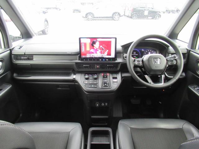 ステップワゴン e:HEVスパーダ 11.4インチHondaCONNECTナビ Bluetooth CD・DVD再生 フルセグTV バックカメラ 3カメラドラレコ 両側電動スライド 電動リアゲート シートヒーター 純正アルミホイール(3枚目)