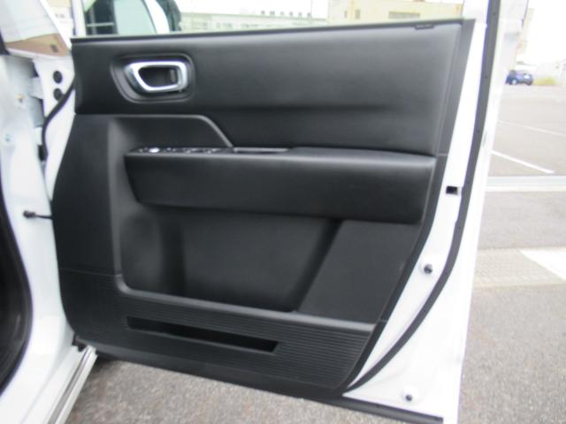 ステップワゴン e:HEVスパーダ 11.4インチHondaCONNECTナビ Bluetooth CD・DVD再生 フルセグTV バックカメラ 3カメラドラレコ 両側電動スライド 電動リアゲート シートヒーター 純正アルミホイール(33枚目)