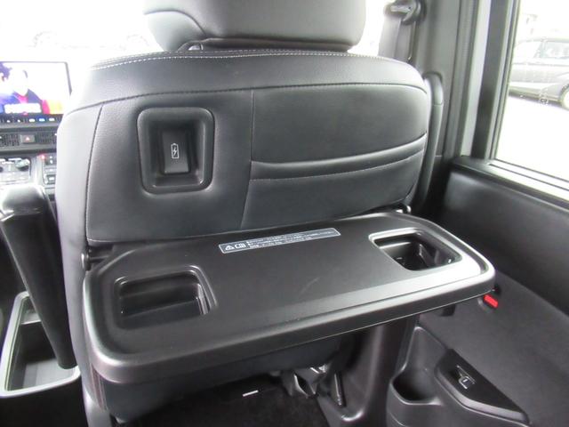 ステップワゴン e:HEVスパーダ 11.4インチHondaCONNECTナビ Bluetooth CD・DVD再生 フルセグTV バックカメラ 3カメラドラレコ 両側電動スライド 電動リアゲート シートヒーター 純正アルミホイール(56枚目)