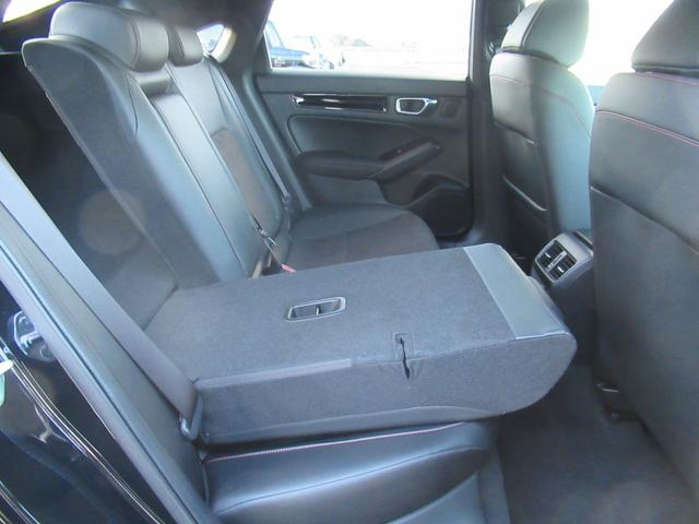 シビック RS Google搭載HondaCONNECTディスプレー Bカメラ 電動シート シートヒーター 6MT(35枚目)