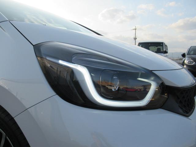 フィット e:HEVRS HondaCONNECTディスプレー Bluetooth フルセグTV バックカメラ 前後ドラレコ 純正アルミホイール スマートキー エンジンプッシュボタン LEDヘッドライト 禁煙車(11枚目)