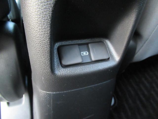 フィット e:HEVRS HondaCONNECTディスプレー Bluetooth フルセグTV バックカメラ 前後ドラレコ 純正アルミホイール スマートキー エンジンプッシュボタン LEDヘッドライト 禁煙車(25枚目)