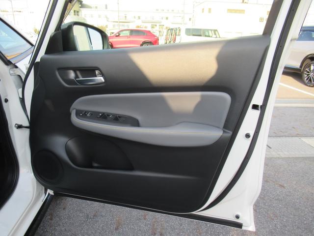 フィット e:HEVRS HondaCONNECTディスプレー Bluetooth フルセグTV バックカメラ 前後ドラレコ 純正アルミホイール スマートキー エンジンプッシュボタン LEDヘッドライト 禁煙車(33枚目)