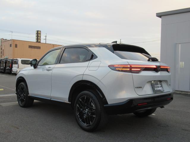 ヴェゼル e:HEVZ・PLaYパッケージ HondaCONNECTディスプレー Bluetooth フルセグTV バックカメラ 前後ドラレコ 電動リアゲート シートヒーター 2トーンカラー LEDヘッドライト 純正アルミホイール(6枚目)