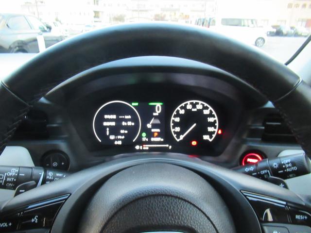 ヴェゼル e:HEVZ・PLaYパッケージ HondaCONNECTディスプレー Bluetooth フルセグTV バックカメラ 前後ドラレコ 電動リアゲート シートヒーター 2トーンカラー LEDヘッドライト 純正アルミホイール(17枚目)