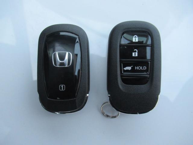 ヴェゼル e:HEVZ・PLaYパッケージ HondaCONNECTディスプレー Bluetooth フルセグTV バックカメラ 前後ドラレコ 電動リアゲート シートヒーター 2トーンカラー LEDヘッドライト 純正アルミホイール(25枚目)