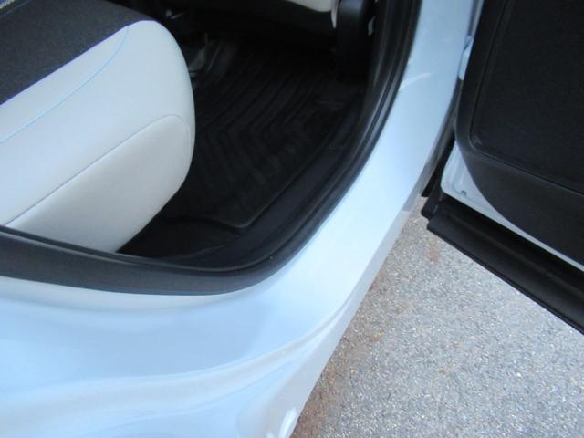 ヴェゼル e:HEVZ・PLaYパッケージ HondaCONNECTディスプレー Bluetooth フルセグTV バックカメラ 前後ドラレコ 電動リアゲート シートヒーター 2トーンカラー LEDヘッドライト 純正アルミホイール(36枚目)