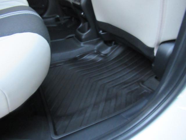 ヴェゼル e:HEVZ・PLaYパッケージ HondaCONNECTディスプレー Bluetooth フルセグTV バックカメラ 前後ドラレコ 電動リアゲート シートヒーター 2トーンカラー LEDヘッドライト 純正アルミホイール(37枚目)