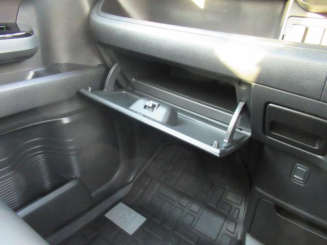 N-BOXカスタム Lターボ ギャザズナビ Bluetooth CD・DVD再生 フルセグTV バックカメラ 前後ドラレコ アドバンスドルームミラー 両側電動スライド シートヒーター 純正アルミホイール シートバックテーブル(30枚目)