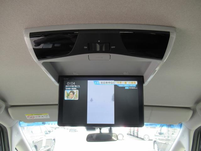 フリード+ クロスター・ホンダセンシング ギャザズナビ Bluetooth CD・DVD再生 フルセグTV バックカメラ 前後ドラレコ 後席モニター 両側電動スライド シートヒーター 純正アルミホイール オートリトラミラー LEDヘッドライト(3枚目)