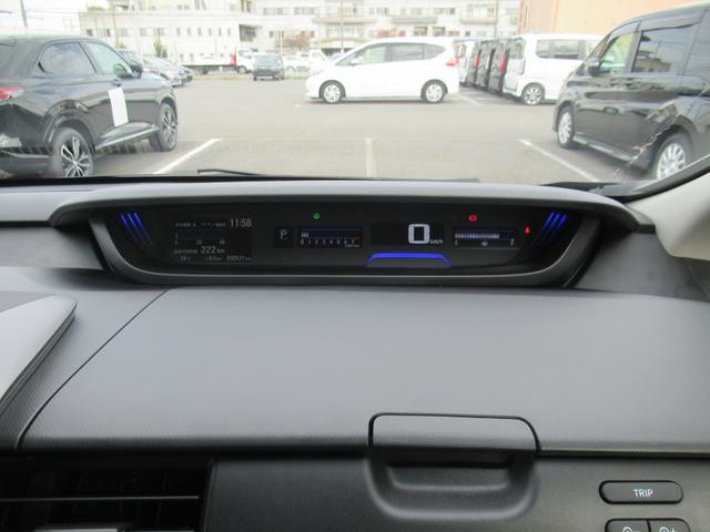 フリード+ クロスター・ホンダセンシング ギャザズナビ Bluetooth CD・DVD再生 フルセグTV バックカメラ 前後ドラレコ 後席モニター 両側電動スライド シートヒーター 純正アルミホイール オートリトラミラー LEDヘッドライト(18枚目)