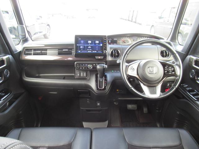 N-BOXカスタム G・Lターボホンダセンシング ギャザズナビ Bluetooth CD・DVD再生 フルセグTV バックカメラ 前後ドラレコ 両側電動スライド 後席モニター 後席ウィンドウフィルム LEDヘッドライト 純正アルミホイール(4枚目)