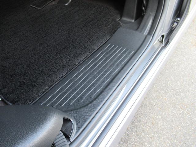 N-BOXカスタム G・Lターボホンダセンシング ギャザズナビ Bluetooth CD・DVD再生 フルセグTV バックカメラ 前後ドラレコ 両側電動スライド 後席モニター 後席ウィンドウフィルム LEDヘッドライト 純正アルミホイール(40枚目)