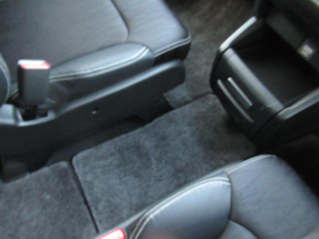 オデッセイ アブソルート ギャザズナビ Bカメラ 後席モニター 両側電動スライド(26枚目)