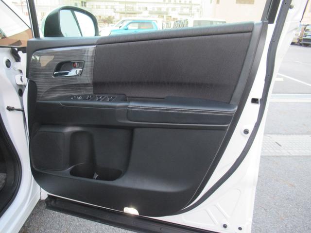 オデッセイ アブソルート ギャザズナビ Bカメラ 後席モニター 両側電動スライド(29枚目)