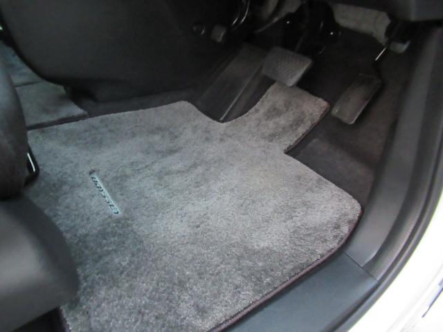 オデッセイ アブソルート ギャザズナビ Bカメラ 後席モニター 両側電動スライド(31枚目)