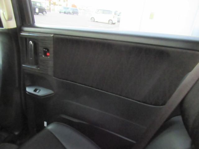 オデッセイ アブソルート ギャザズナビ Bカメラ 後席モニター 両側電動スライド(33枚目)