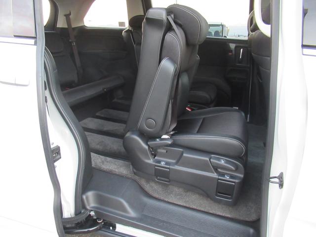 オデッセイ アブソルート ギャザズナビ Bカメラ 後席モニター 両側電動スライド(38枚目)