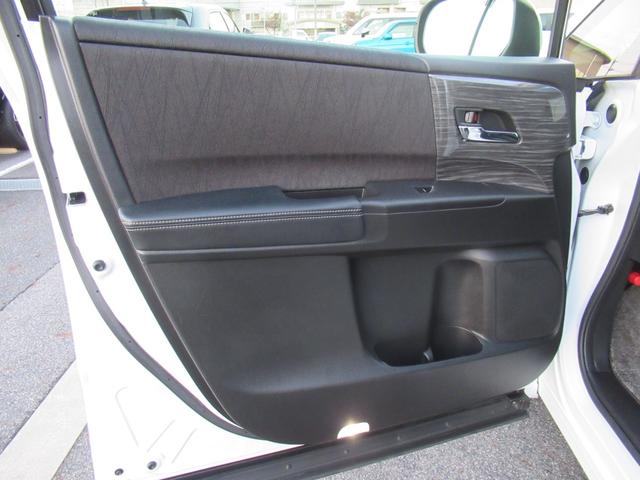 オデッセイ アブソルート ギャザズナビ Bカメラ 後席モニター 両側電動スライド(51枚目)