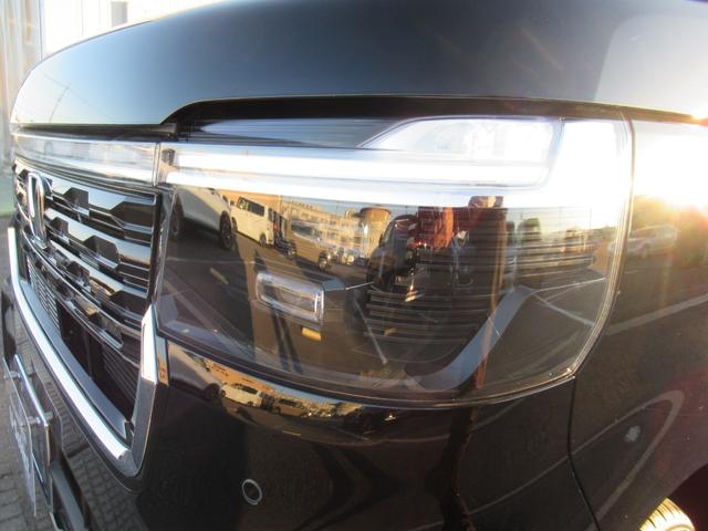 N-BOXカスタム ベースグレード 9インチHondaCONNECTナビ Bluetooth CD・DVD再生 フルセグTV バックカメラ 3カメラドラレコ 左側電動スライド シートヒーター 純正アルミホイール オートリトラミラー(11枚目)