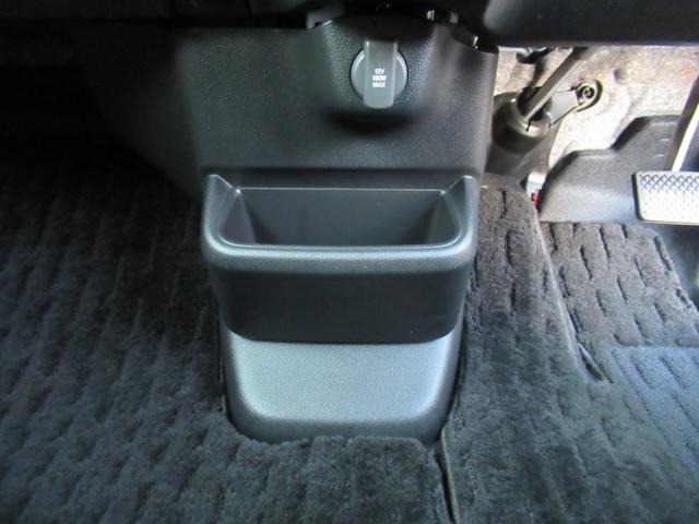 N-BOXカスタム ベースグレード 9インチHondaCONNECTナビ Bluetooth CD・DVD再生 フルセグTV バックカメラ 3カメラドラレコ 左側電動スライド シートヒーター 純正アルミホイール オートリトラミラー(28枚目)