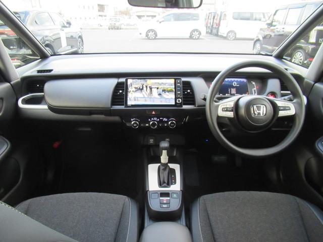 フィット ホーム 9インチプレミアムインターナビHondaCONNECT対応 Bカメラ LEDヘッドライト 弊社デモカー(3枚目)