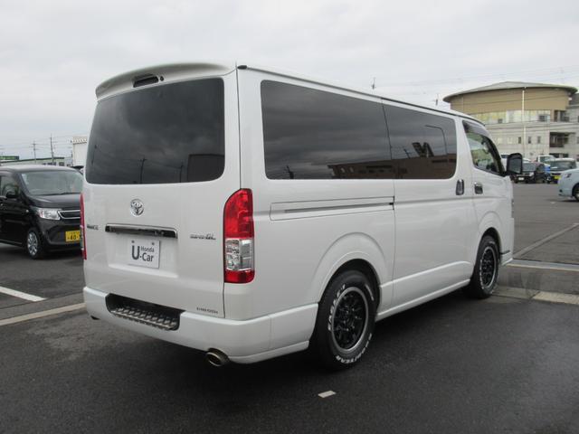 ハイエースバン スーパーＧＬダークプライムＩＩ　アルパインナビ　Ｂｌｕｅｔｏｏｔｈ　ＣＤ・ＤＶＤ再生　フルセグＴＶ　バックカメラ　前後ドラレコ　社外アルミホイール　純正アルミホイール付きスタッドレスタイヤ　ベッドキット　ＡＣ１００Ｖ電源付き（8枚目）