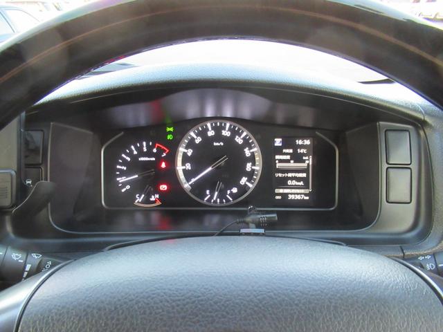 ハイエースバン スーパーＧＬダークプライムＩＩ　アルパインナビ　Ｂｌｕｅｔｏｏｔｈ　ＣＤ・ＤＶＤ再生　フルセグＴＶ　バックカメラ　前後ドラレコ　社外アルミホイール　純正アルミホイール付きスタッドレスタイヤ　ベッドキット　ＡＣ１００Ｖ電源付き（17枚目）